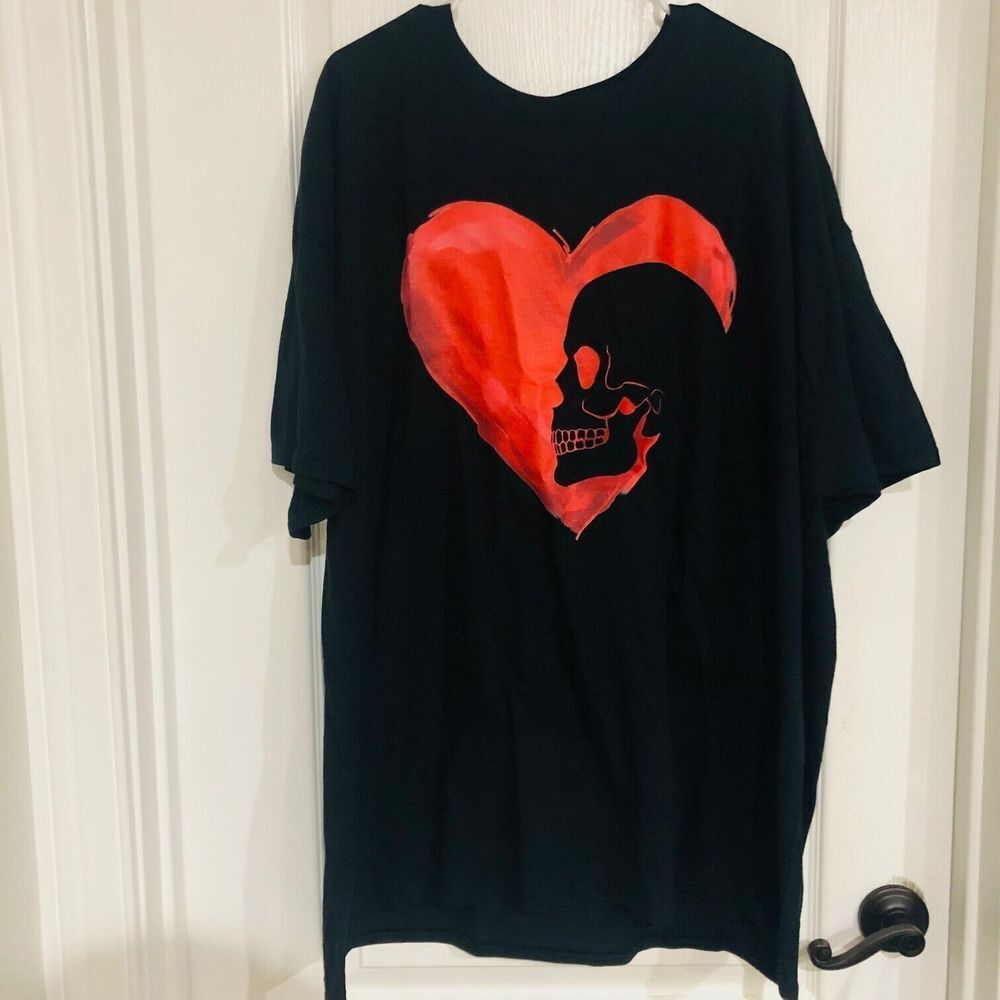 Fruit Of The Loom Men's‎ Skull Heart T-Shirt Cotton Short Sleeve Black Size 3XL